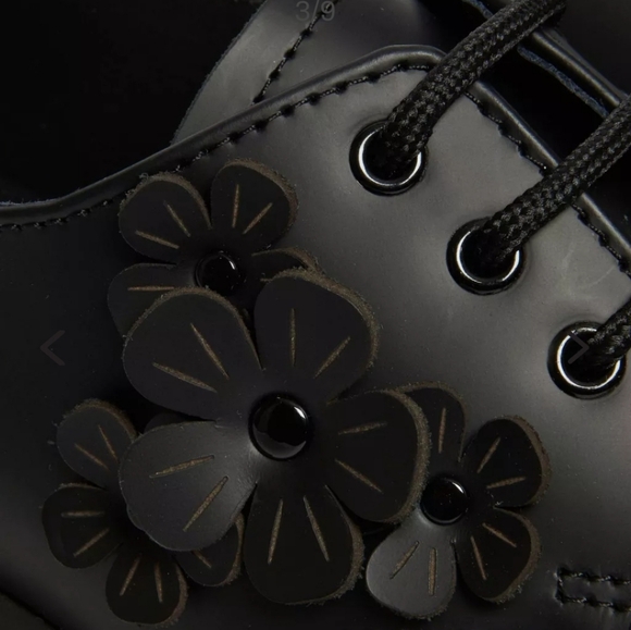 Brand New With Box Doc Martens 1460 Flower Applique Oxfords sz 8 US - Picture 2 of 9